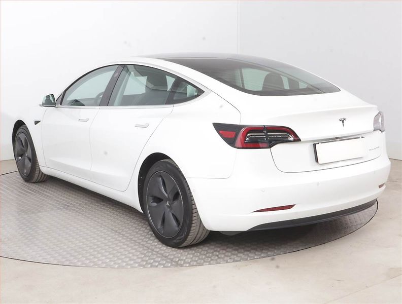 Tesla Model 3 (2019) Long Range 4WD 78kWh, SoH 85% - fotka 4 z 22