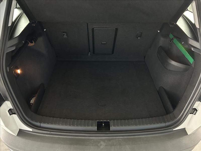 Škoda Karoq 2,0   TDI 110kW,4x4,TAŽNÉ,ČR - fotka 28 z 30
