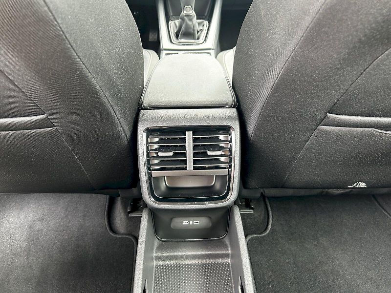 Škoda Octavia (2024) Combi 2.0 TDI 85kW MP6 Selecti - fotka 27 z 34