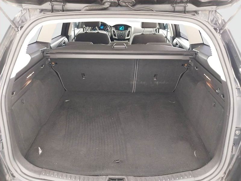 Ford Focus (2014) 1.6 i, Serv.kniha, Tempomat - fotka 14 z 20
