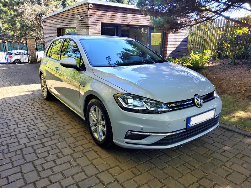 Volkswagen Golf (2018) 1.5TSI 96kW DSG 1maj ČR LED - fotka 2 z 27