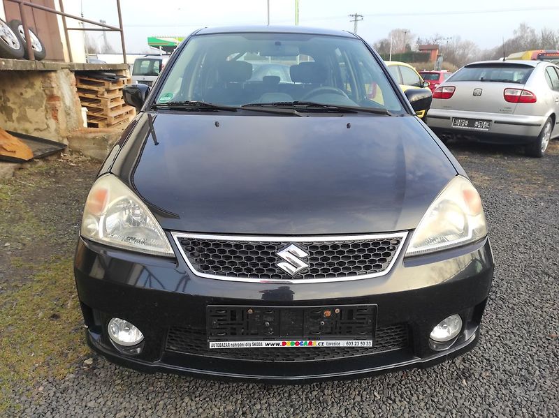 Suzuki Liana 1.6 16V combi 4 seasons - fotka 9 z 26