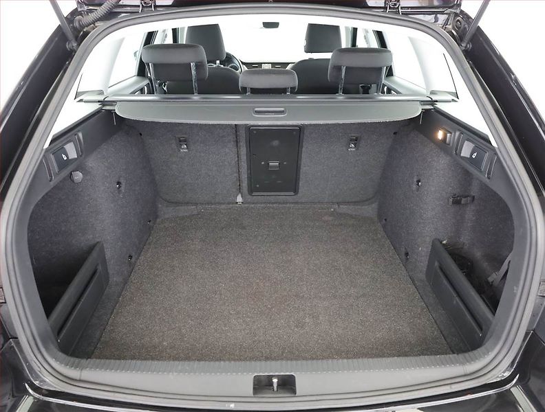 Škoda Octavia (2018) Style 1.8 TSI, Automat - fotka 18 z 19
