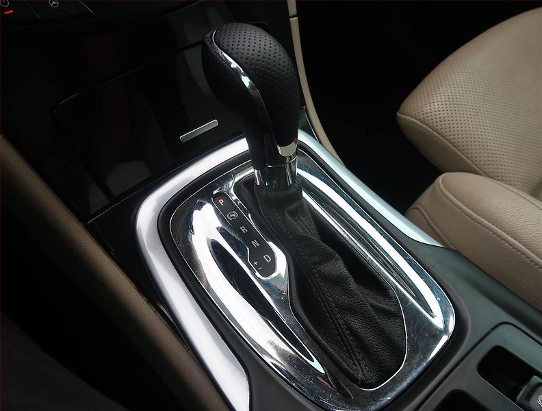Opel Insignia (2014) 2.0 BiTurbo CDTI, ČR,1.maj - fotka 13 z 22
