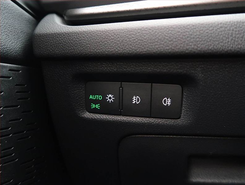 Škoda Octavia (2022) Ambition 2.0 TDI, Serv.kniha - fotka 19 z 22