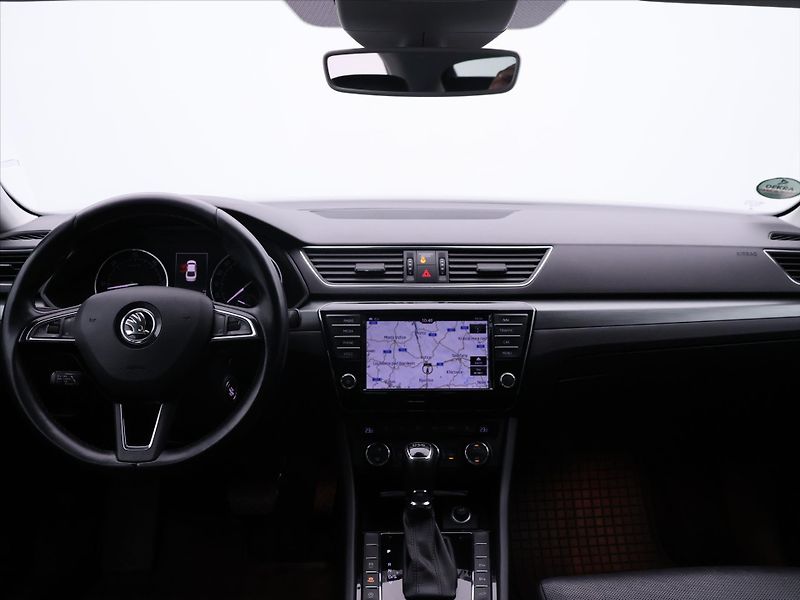 Škoda Superb 2,0 TDI 140kW DSG Style Plus - fotka 32 z 39