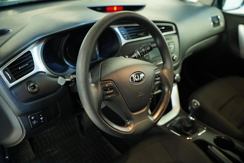 Kia Ceed - fotka 14 z 23