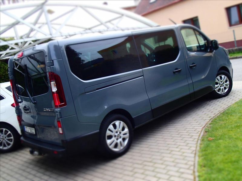 Renault Trafic 2,0 1.maj. ČR,DPH, 8míst - fotka 4 z 48
