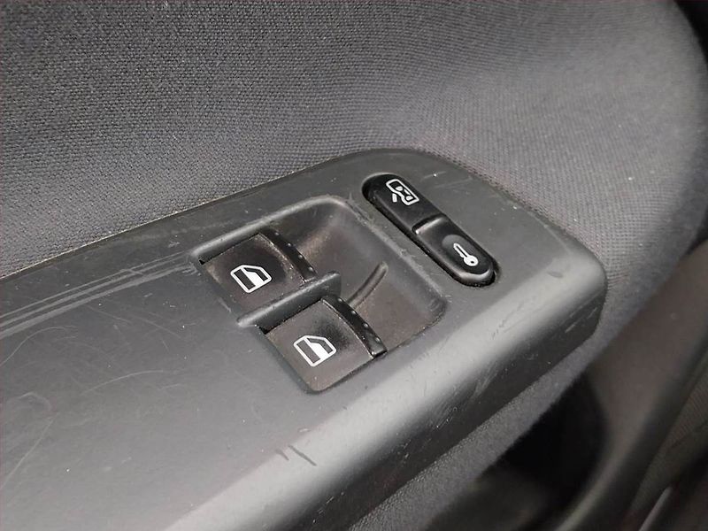 Škoda Octavia (2010) 1.9 TDI , nová STK, udržované - fotka 17 z 17