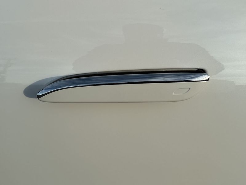 Mercedes-Benz Třídy E E 220 d 4MATIC - fotka 24 z 35