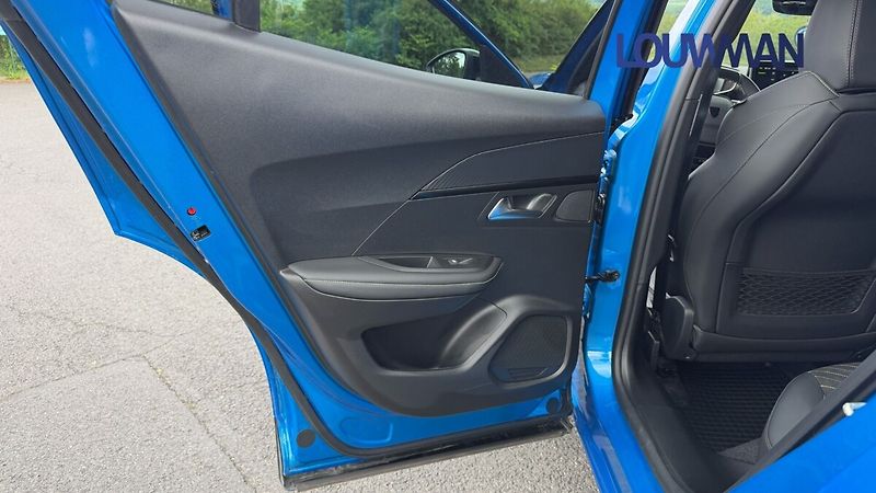 Peugeot 2008 GT 1.2PT - fotka 23 z 30