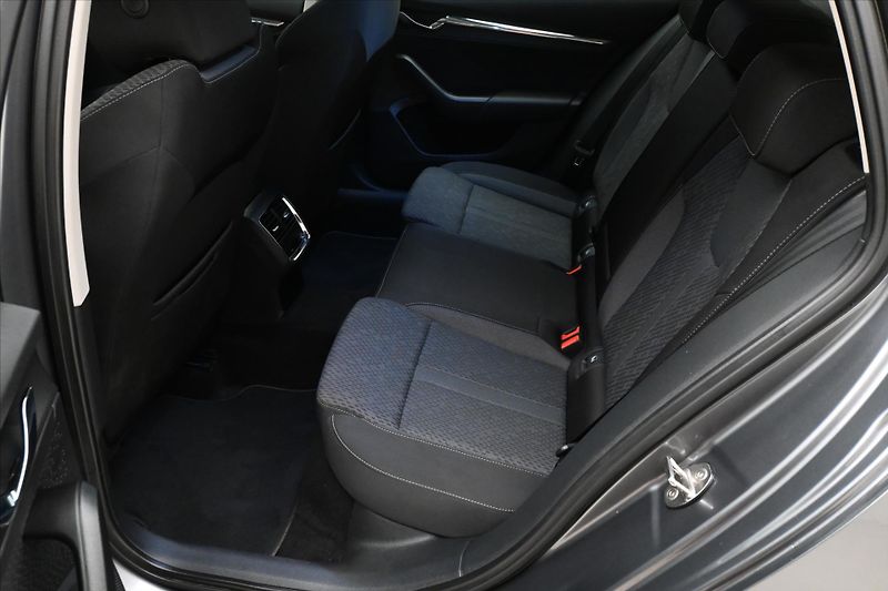 Škoda Octavia 2,0 TDI 110kW DSG Style Záruka - fotka 14 z 33