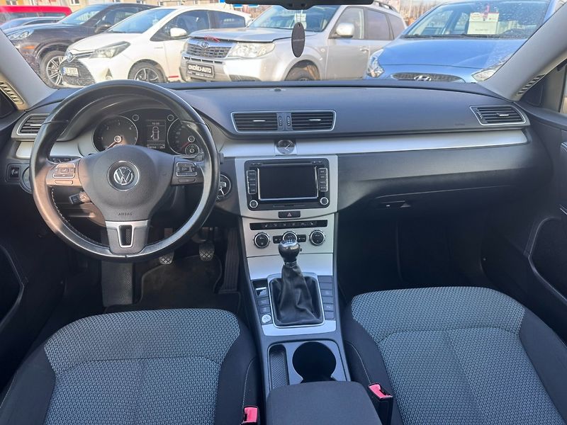 Volkswagen Passat (2012) 1,6 TDI 77 KW KOLA STK - fotka 16 z 46