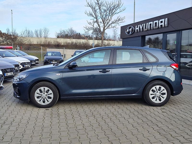 Hyundai i30 1.5i/81kW Start Plus - fotka 8 z 24