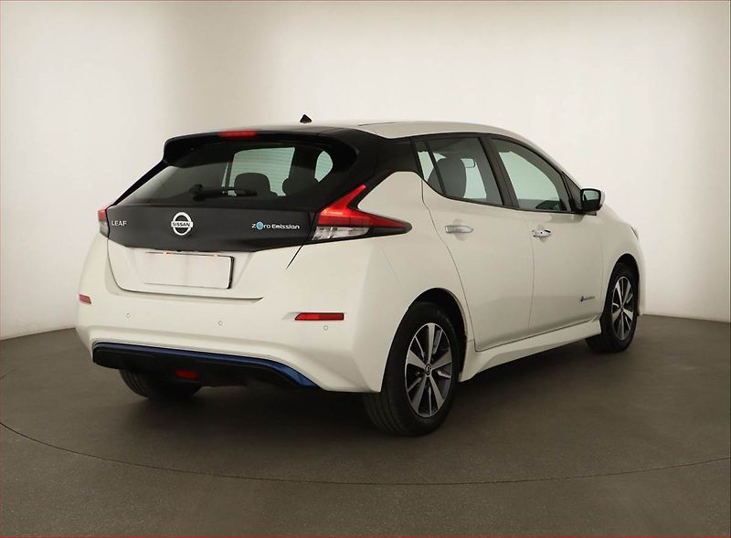 Nissan Leaf (2019) 40 kWh, SoH 87%, Automat - fotka 5 z 17