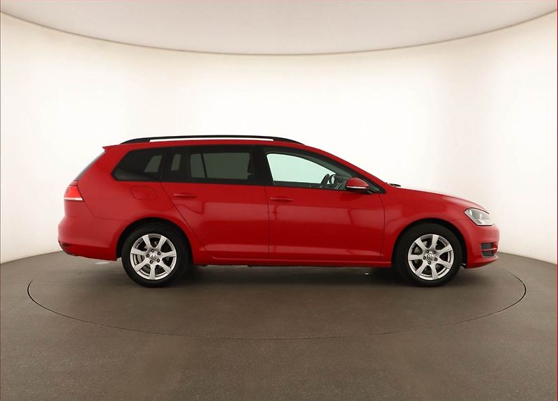Volkswagen Golf (2016) 1.6 TDI, Park. senzory - fotka 6 z 15
