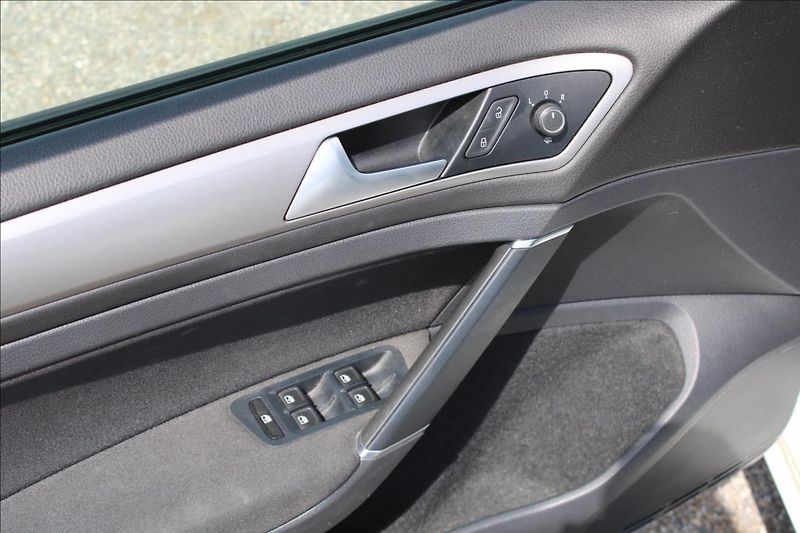 Volkswagen Golf 1,2 TSi  DSG, 82.644 km, ČR - fotka 15 z 24