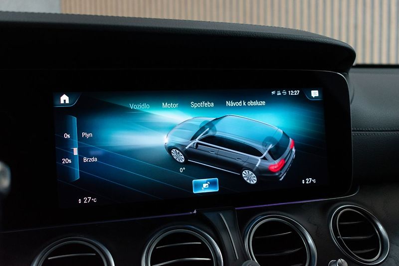 Mercedes-Benz Třídy E E 220d AMG*4MATIC*TAŽNÉ*ACC*ČR - fotka 33 z 52