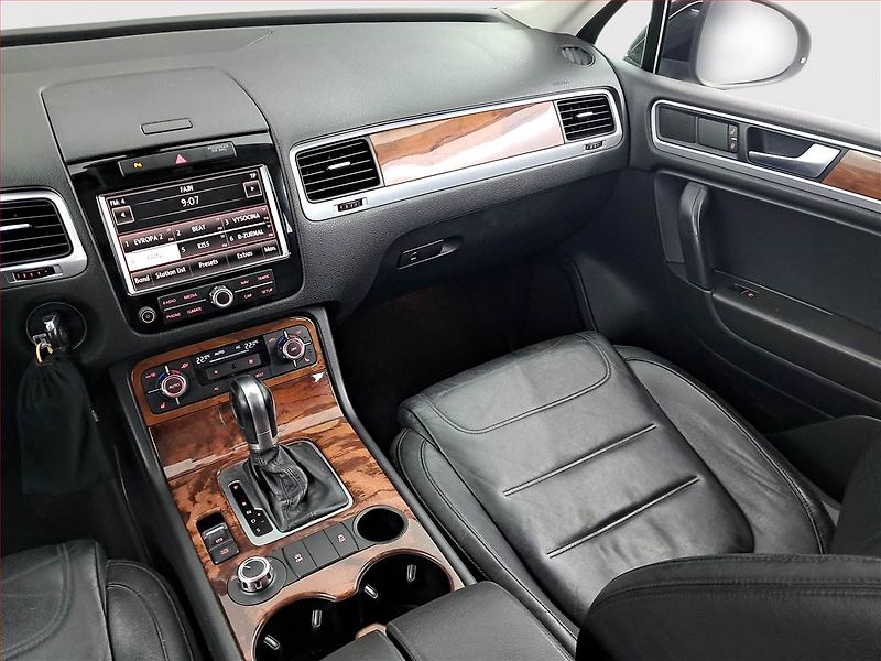 Volkswagen Touareg (2010) 3.0 TDI, 4X4, Automat, Kůže - fotka 8 z 25