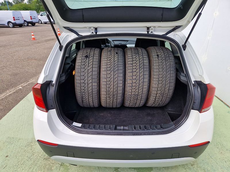 BMW X1 2.0i, 110kW, sDrive - fotka 29 z 32