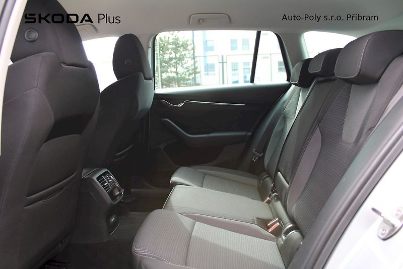 Škoda Octavia (2024) Fresh 1.5TSI / 110kW 7°DSG - fotka 20 z 23
