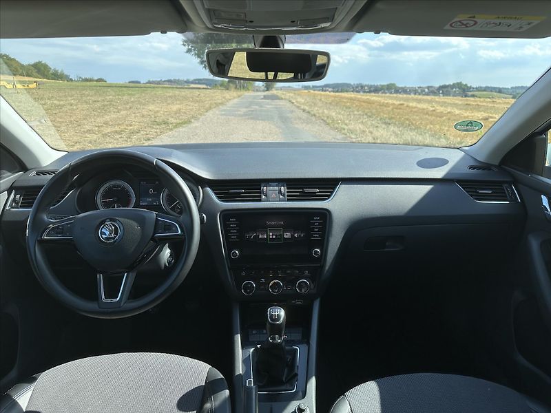 Škoda Octavia 1.6 TDI CZ Style+ LED Navi - fotka 28 z 36