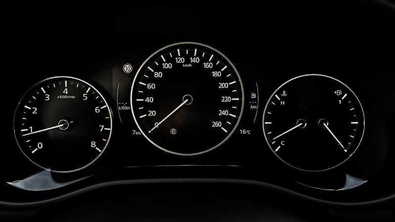 Mazda 3 (2026) 2.5 G140 Prime-line MT Sedan - fotka 3 z 10