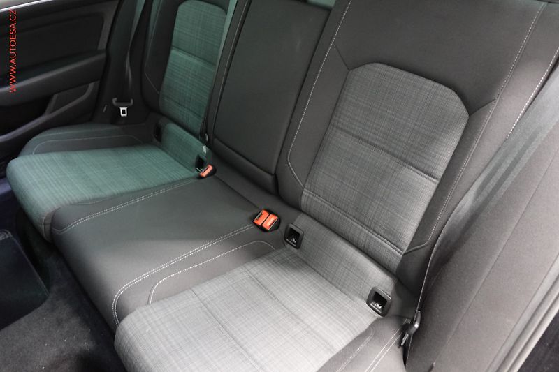 Volkswagen Passat (2020) 2.0TDi, DSG, LED, navi - fotka 10 z 22