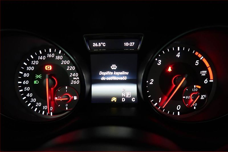 Mercedes-Benz CLA (2016) AMG Paket 220 CDI, Automat - fotka 11 z 20