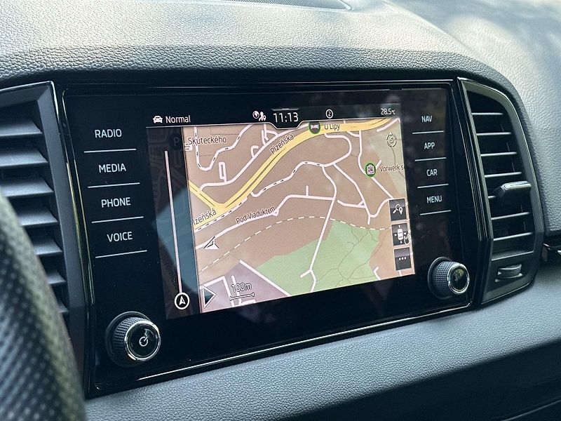 Škoda Karoq (2024) 1.5 TSI DSG Sportline - fotka 11 z 33