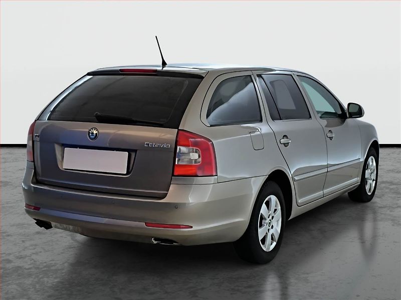 Škoda Octavia (2011) 2.0 TDI, Serv.kniha, Xenony - fotka 5 z 16