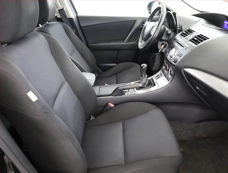 Mazda 3 (2011) 1.6 DI Turbo, nová STK - fotka 7 z 16