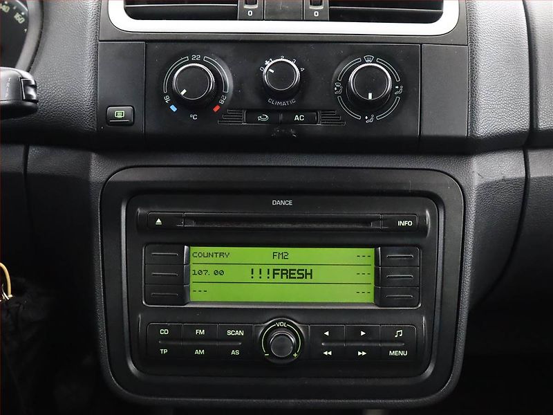 Škoda Fabia (2009) Ambiente 1.2 12V, po STK - fotka 9 z 11
