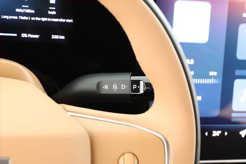 Rising Auto F7 (2025) 77 kWh RWD, SoH 100% - fotka 10 z 31