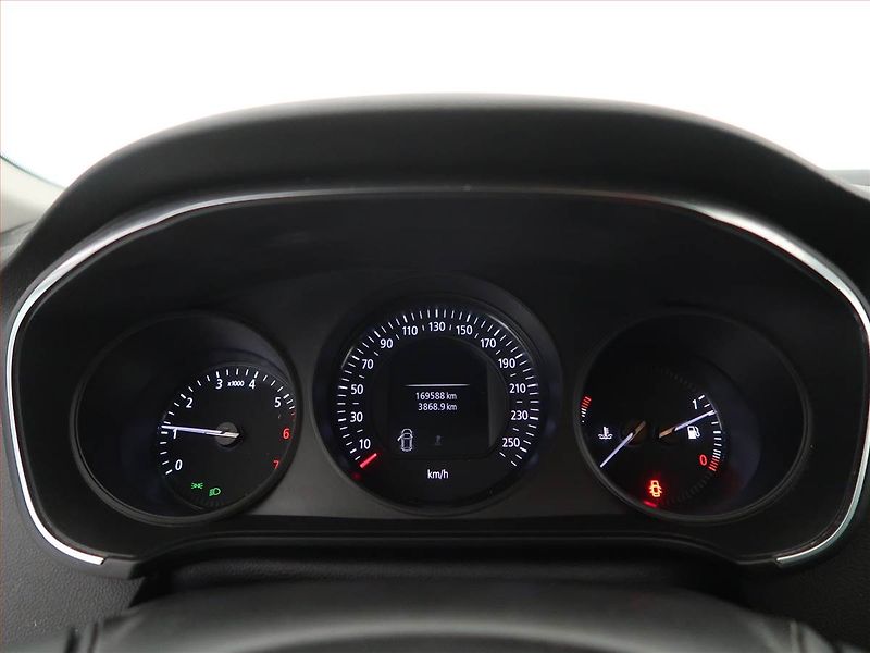 Renault Mégane (2017) 1.6 SCe, Tempomat - fotka 11 z 15