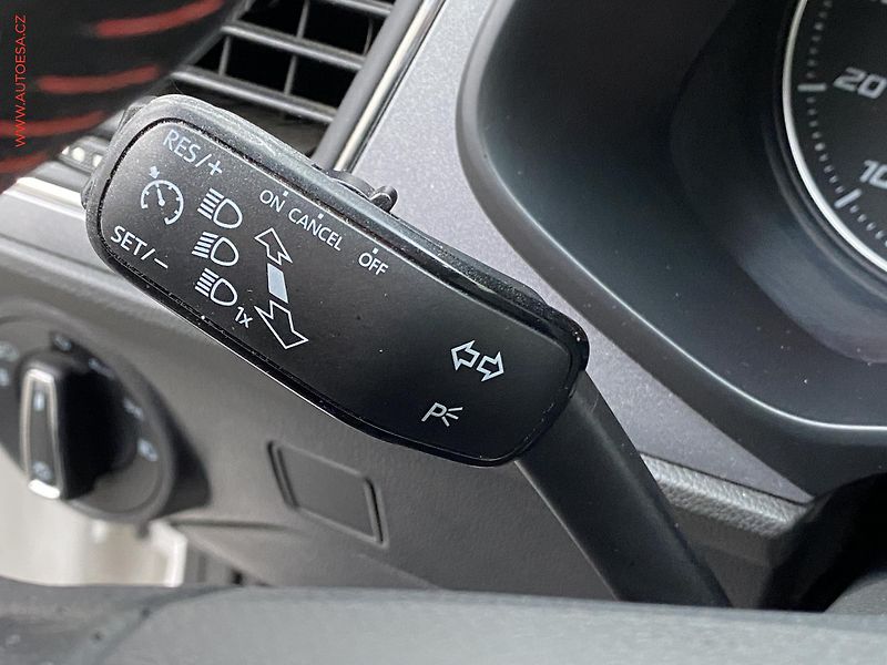 Seat Leon (2015) 1.4 TSi, 2.maj,ČR, LED, navi - fotka 13 z 19