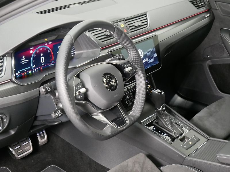 Škoda Superb - fotka 5 z 24
