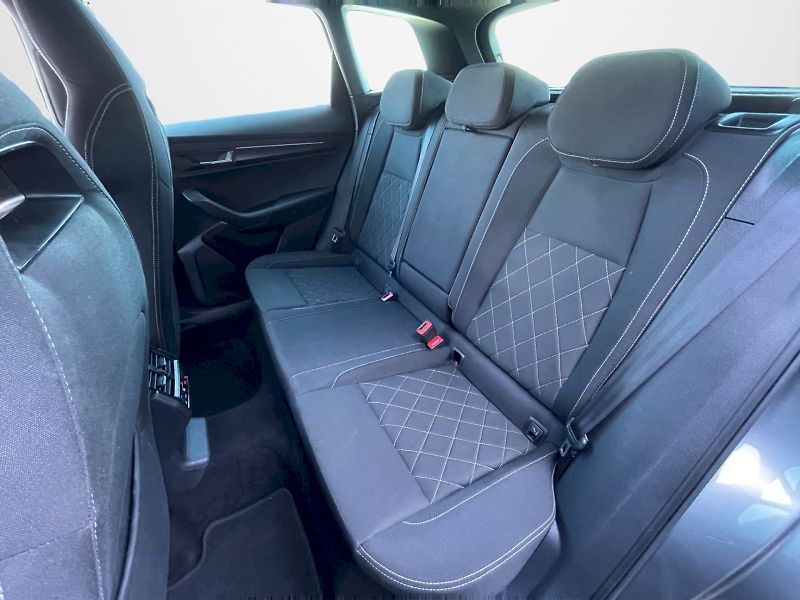 Škoda Karoq (2023) 1.5 TSI 110kW DSG Sportline Ex - fotka 24 z 35