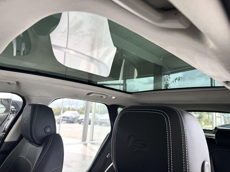 Jaguar F-Pace 30d S*AWD*Max.Výb*REZERVACE! - fotka 19 z 43