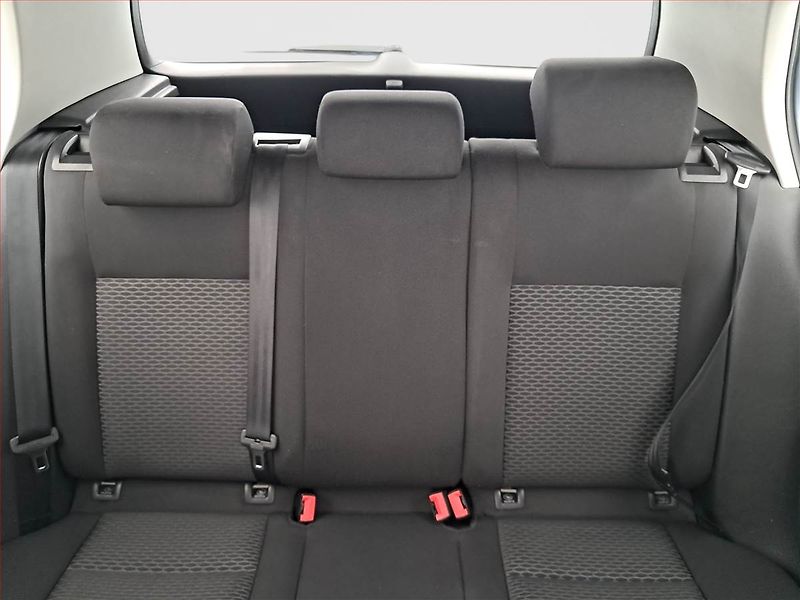 Volkswagen Golf (2010) 1.6 TDI, Tempomat - fotka 10 z 16