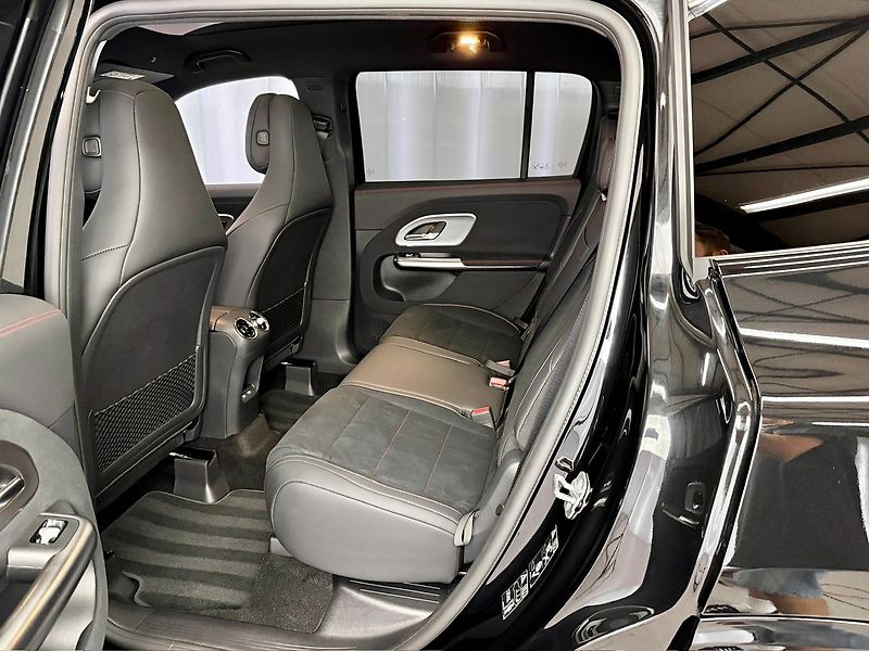 Mercedes-Benz GLB 8G-eDCT 4MATIC AMG, PANORAMA, - fotka 11 z 26