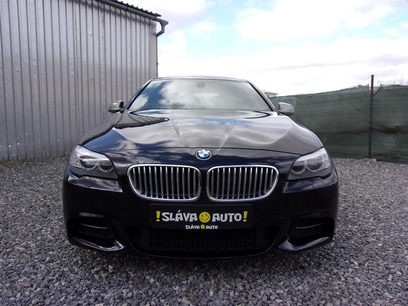 BMW Řada 5 (2012) M550d X-DRIVE 280kW KRÁSNÝ VŮZ - fotka 2 z 34