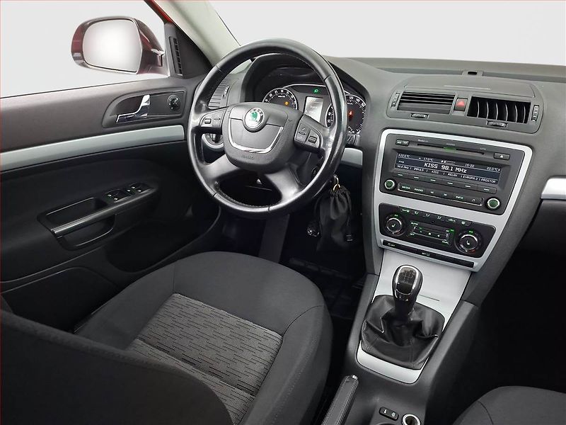 Škoda Octavia (2011) 1.6 TDI, po STK, Tažné - fotka 7 z 18