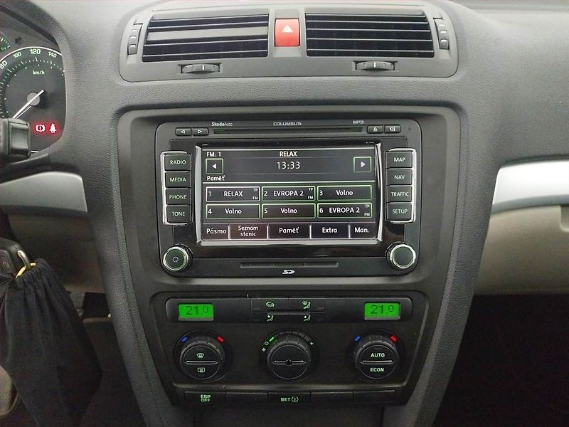 Škoda Octavia (2008) Ambiente 1.8 TSI, Serv.kniha - fotka 12 z 17