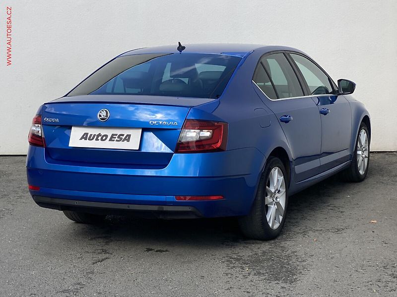 Škoda Octavia (2017) 1.8 TSi, ČR, Style, DSG, LED - fotka 4 z 17