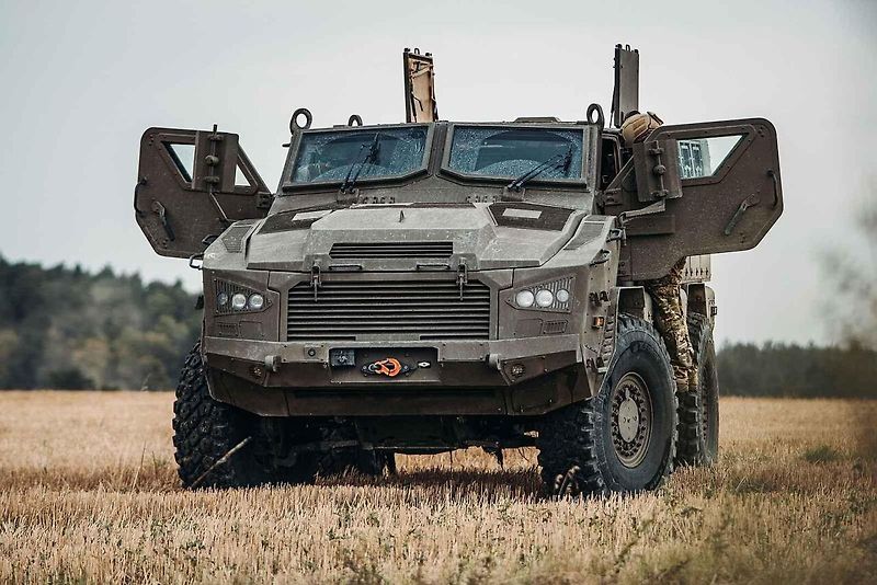 Obrněný kolový transportér STVM4 Golem.