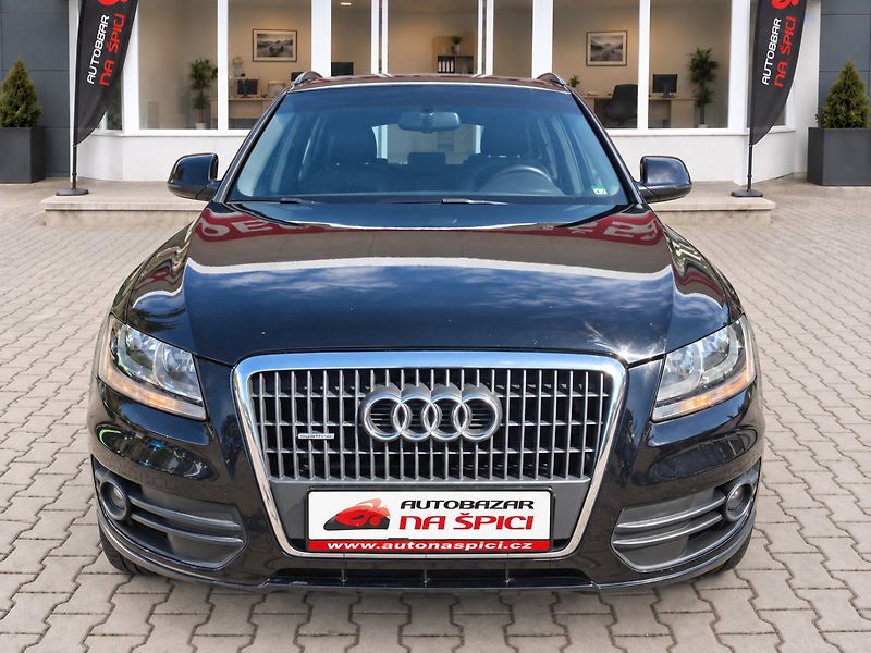 Audi Q5 (2012) 2.0TDI 105kW QUATTRO S-LINE - fotka 3 z 30