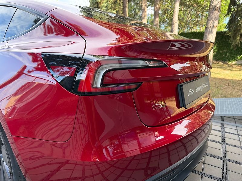 Tesla Model 3 Standart Range Premium - fotka 8 z 37