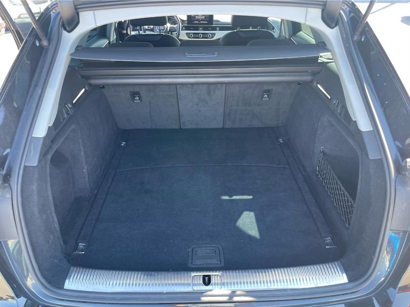 Audi A4 Avant 35 TDi - fotka 13 z 27
