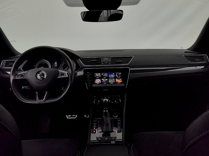 Škoda Superb (2018) SportLine 2,0 tsi 200 Kw DSG 4 - fotka 5 z 32